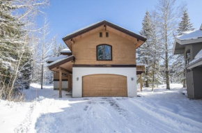 5025 Main Gore Place Condo